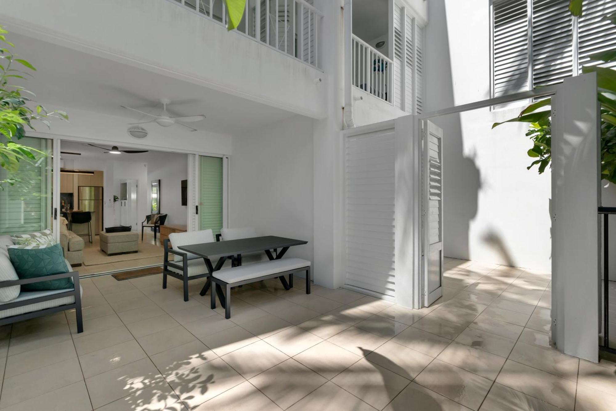 Elysium Private Apartments At Beach Club & Spa Palm Cove Kültér fotó